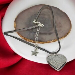 Stainless Steel Silver Heart Locket Cord Medallion Necklace Coquette Girl LES